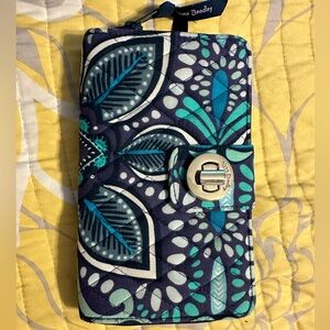 Vera Bradley turnkey wallet